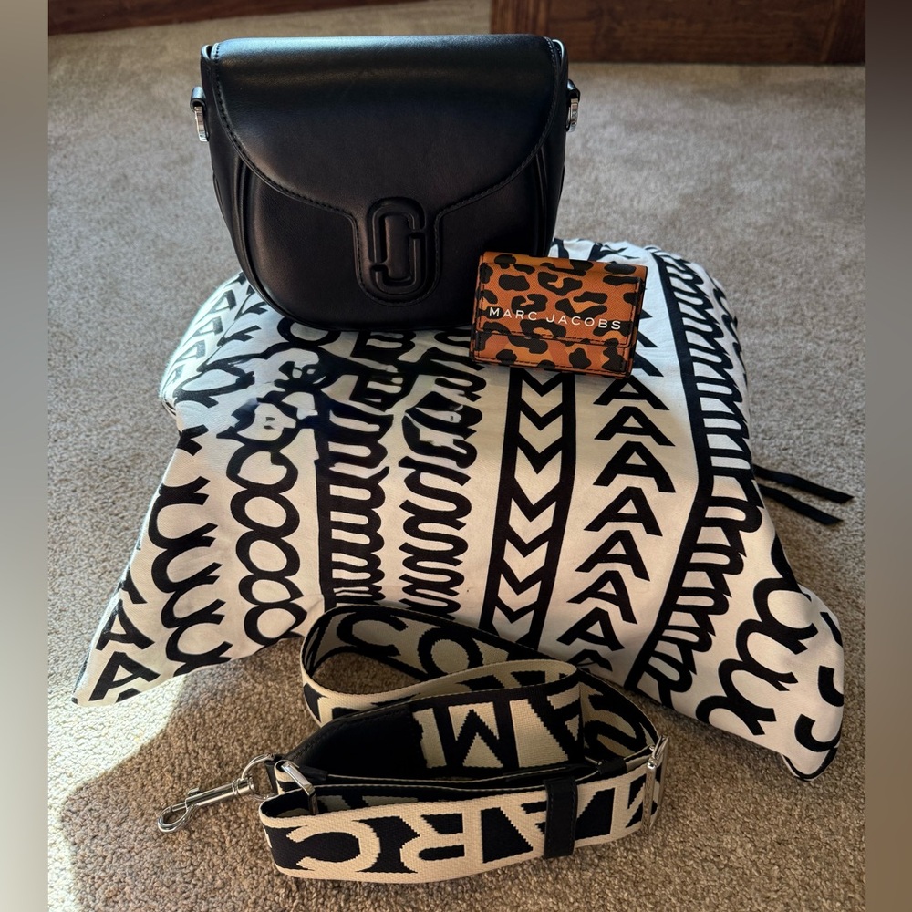 Marc Jacob’s Saddle Crossbody & wallet